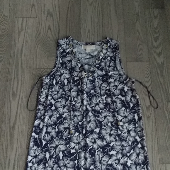 Beautiful dress by Michael Kors 🌟⭐🍀 - Picture 2 of 12